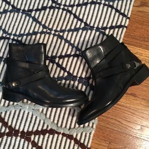 Johnston & Murphy Black Booties